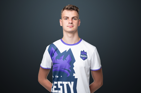 Dota与LOL的游戏乐趣比较及老腾家的美食推荐